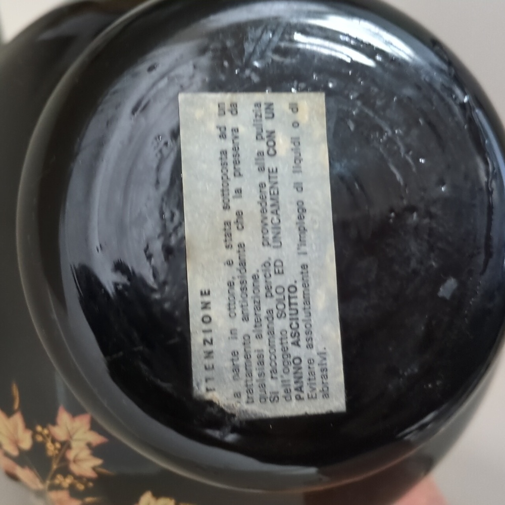 Maple Leaf Vase - Picture 5 of 5